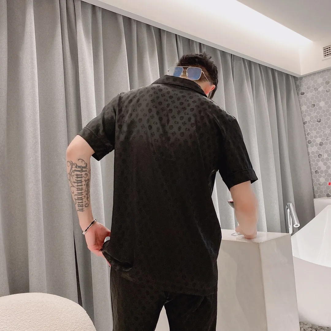 🅿️360 Croxin Home Clothes High-end Korean silk fabric is skin-friendly, soft and comfortable. Same style for men and women. Women’s sizes: XS~M, men’s sizes: M, L